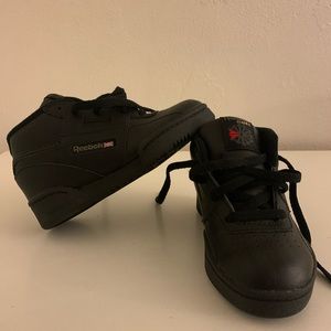 *SOLD*Rebook classics kids